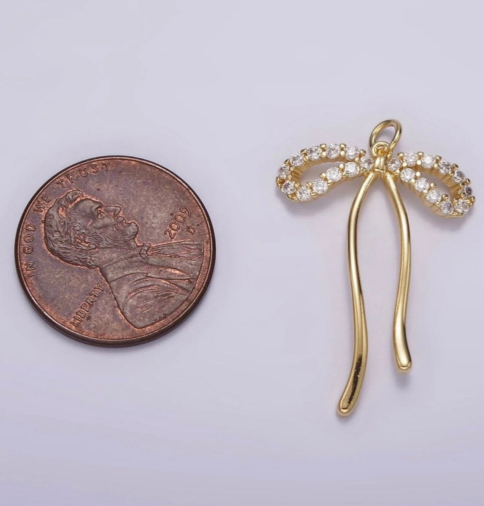 Bowed Charm