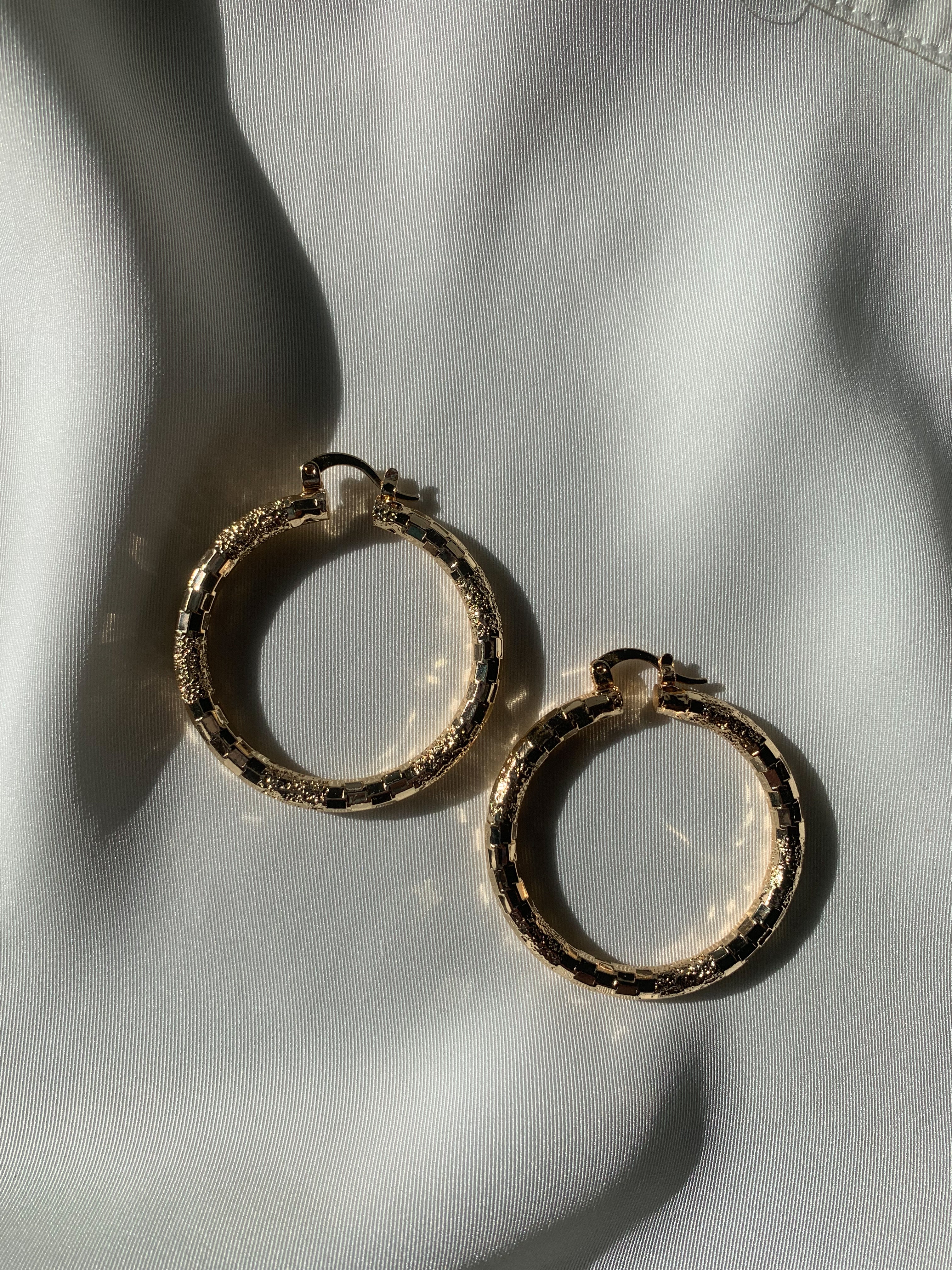 Lola Hoops