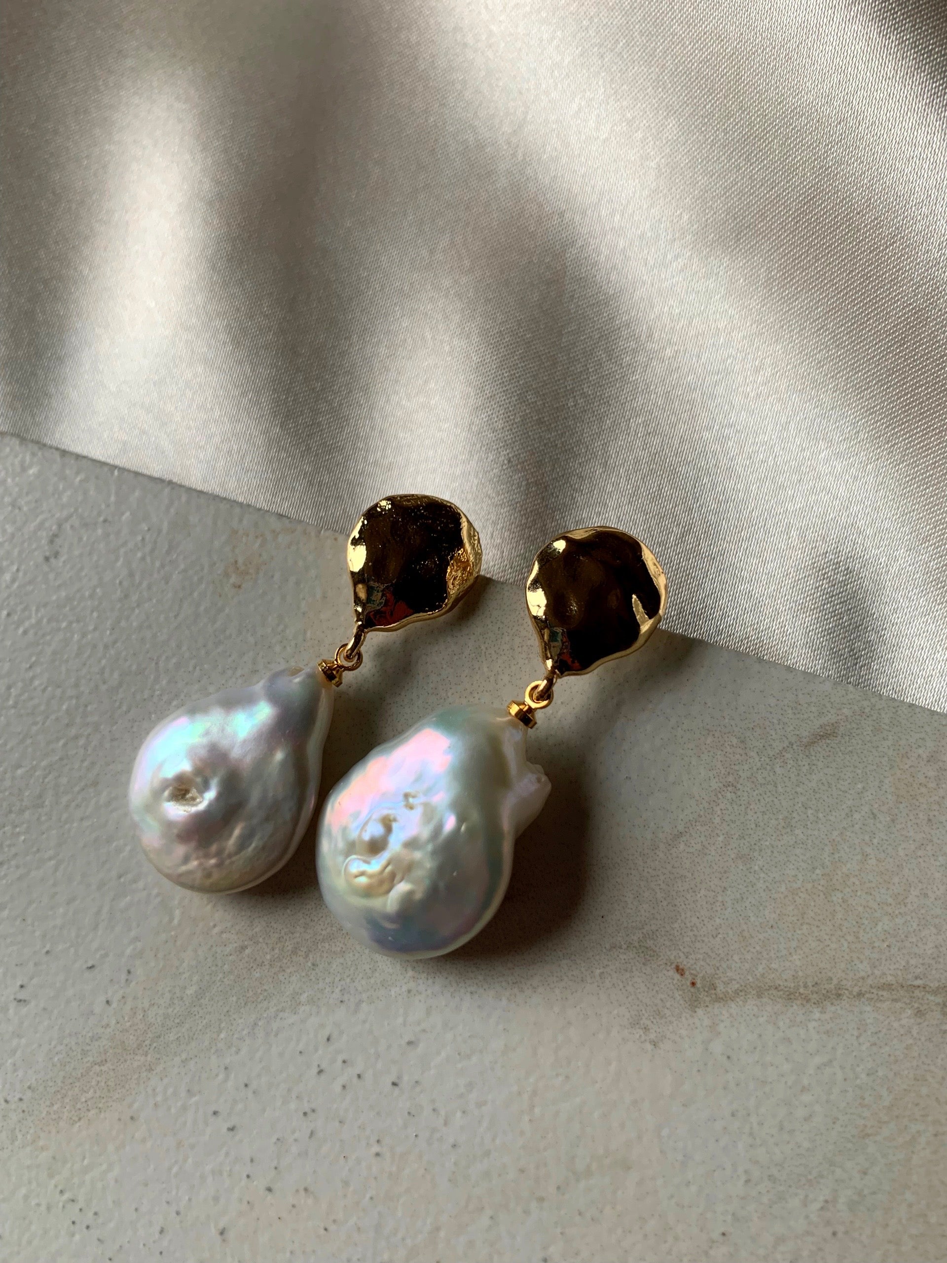Sirena Pearl Earrings