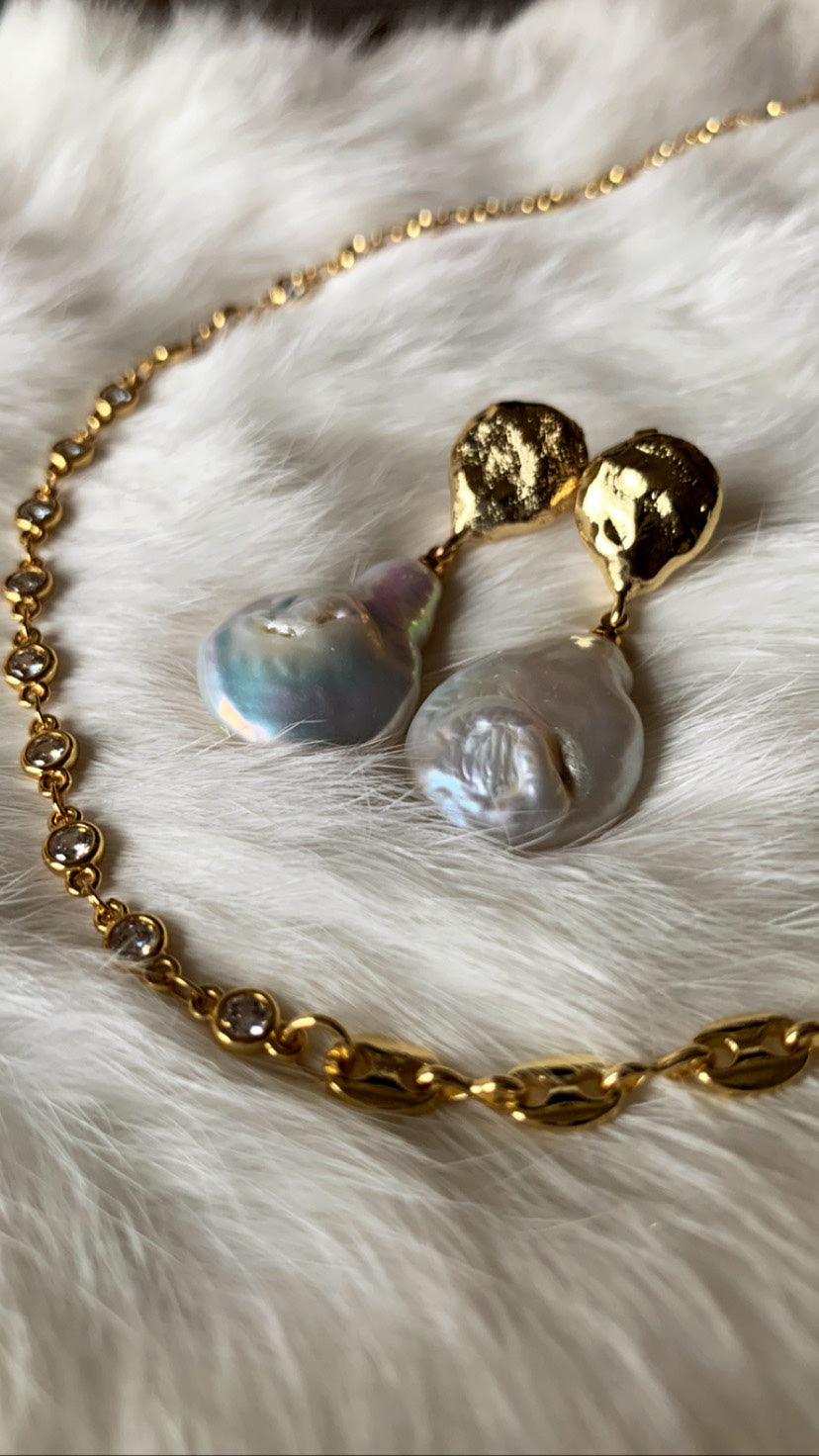 Sirena Pearl Earrings